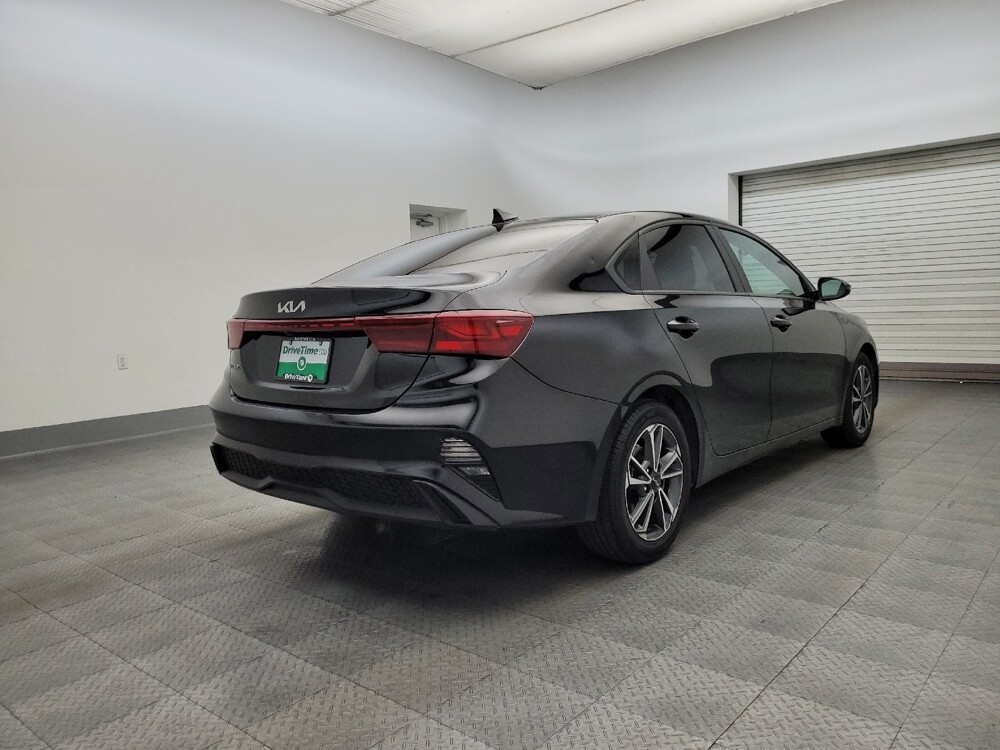 2023 Kia Forte in Phoenix, AZ 85022 - 18107287 9