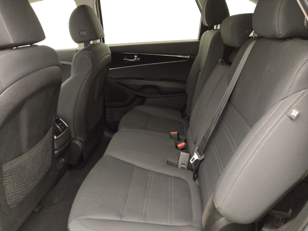 2019 Kia Sorento in Clearwater, FL 33764 - 18107301 18