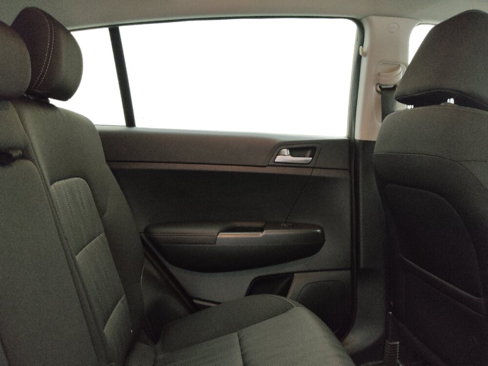 2019 Kia Sportage in Bradenton, FL 34207 - 18107305 19