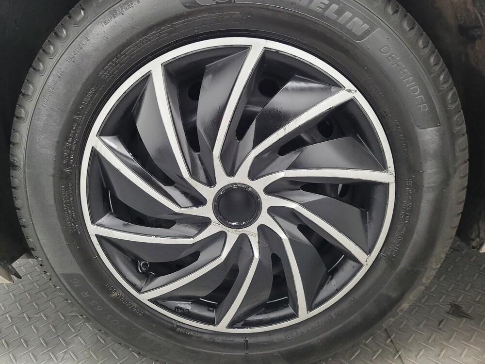 2016 Toyota Camry in Las Vegas, NV 89102 - 18107310 31