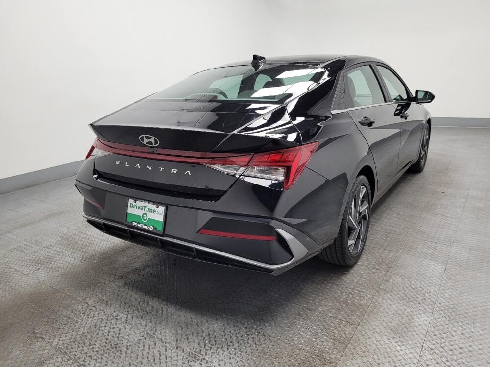 2025 Hyundai Elantra in Las Vegas, NV 89102 - 18107313 9