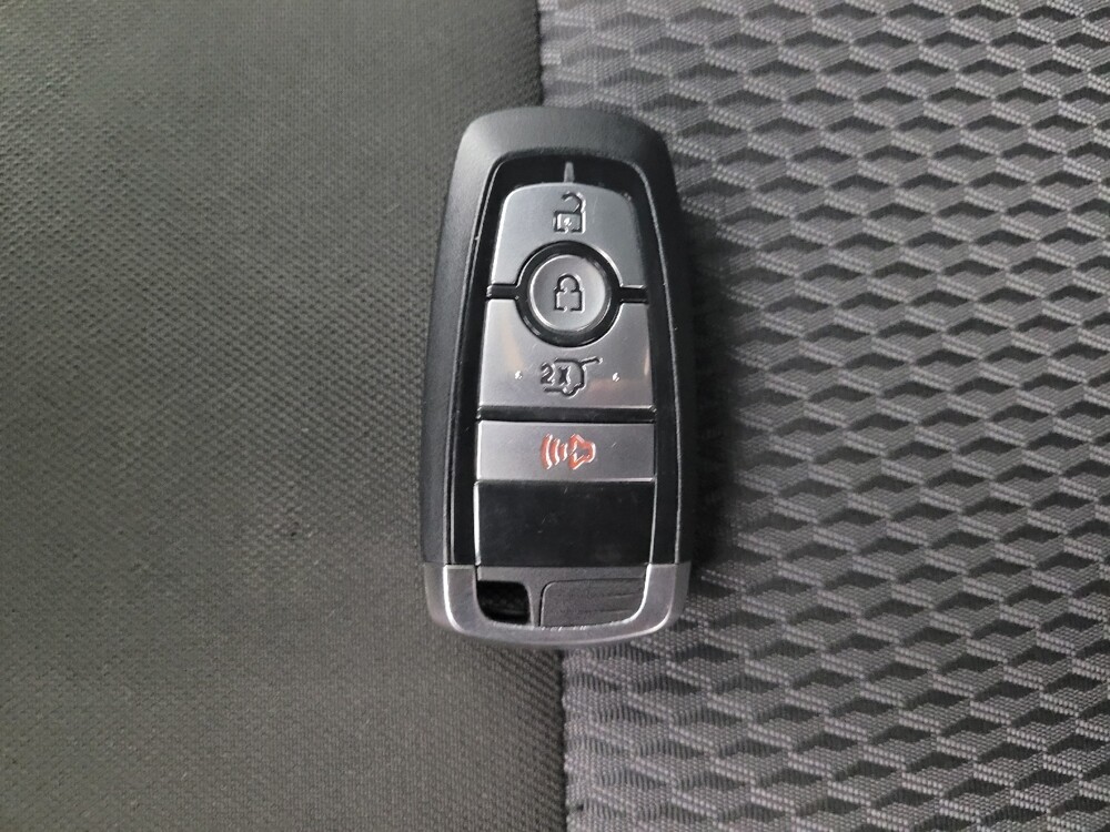 2022 Ford Explorer in Taylor, MI 48180 - 18107324 32