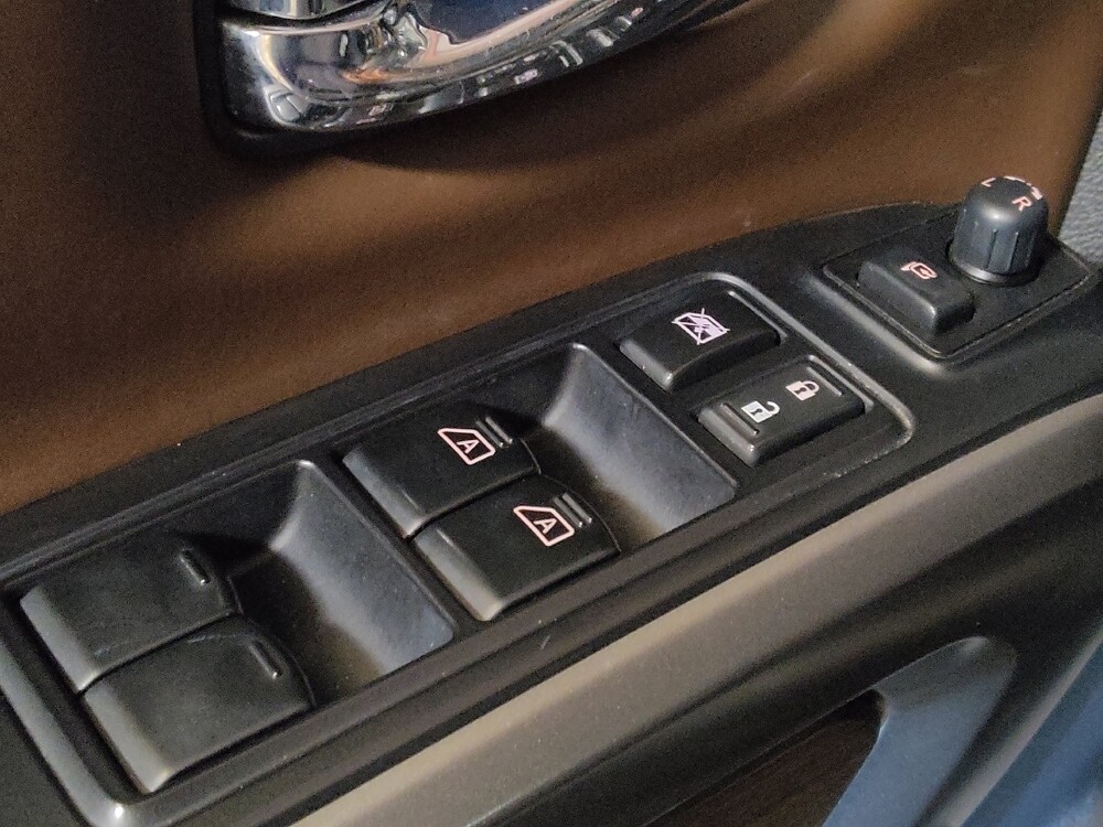 2017 Nissan Titan in Miami, FL 33157 - 18107353 27