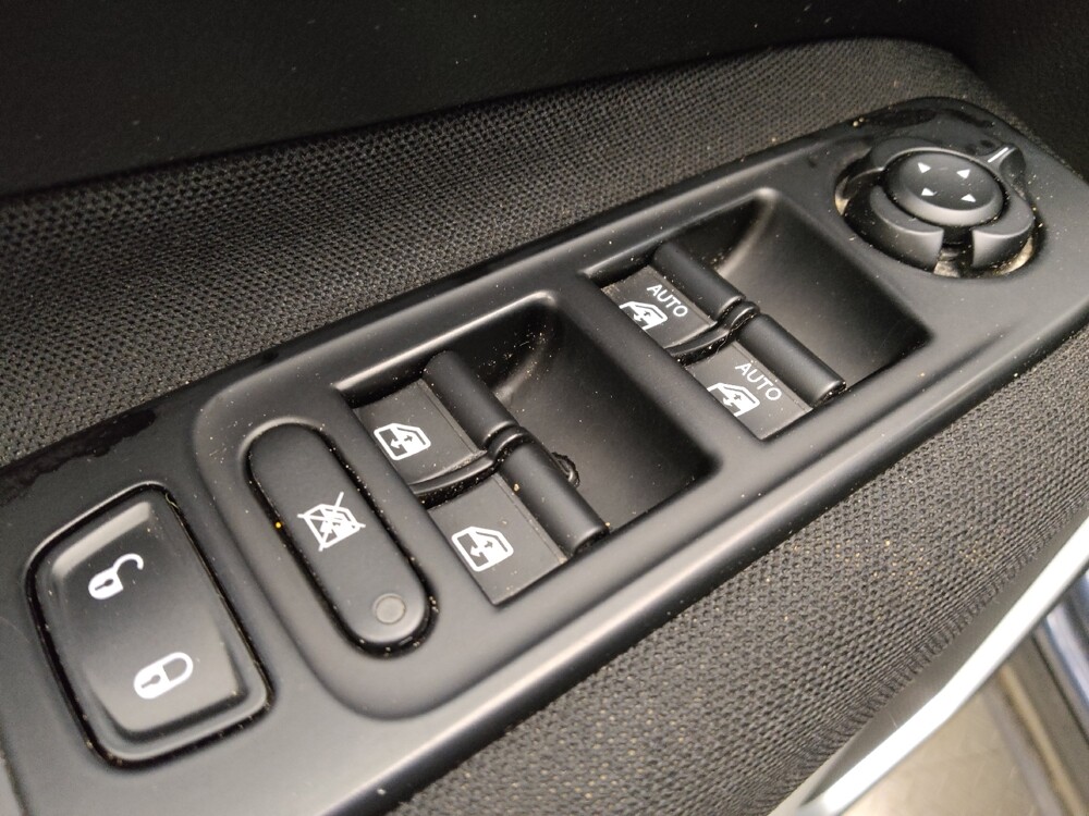 2020 Jeep Renegade in Lakewood, CO 80215 - 18107379 27