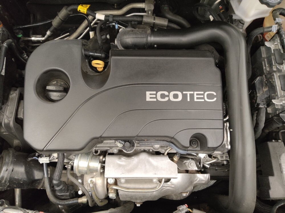 2020 Chevrolet Equinox in Lakewood, CO 80215 - 18107380 30