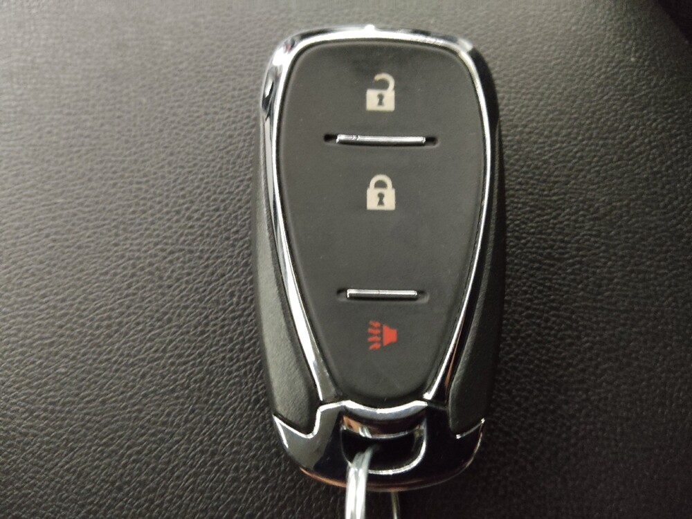 2020 Chevrolet Equinox in Lakewood, CO 80215 - 18107380 32