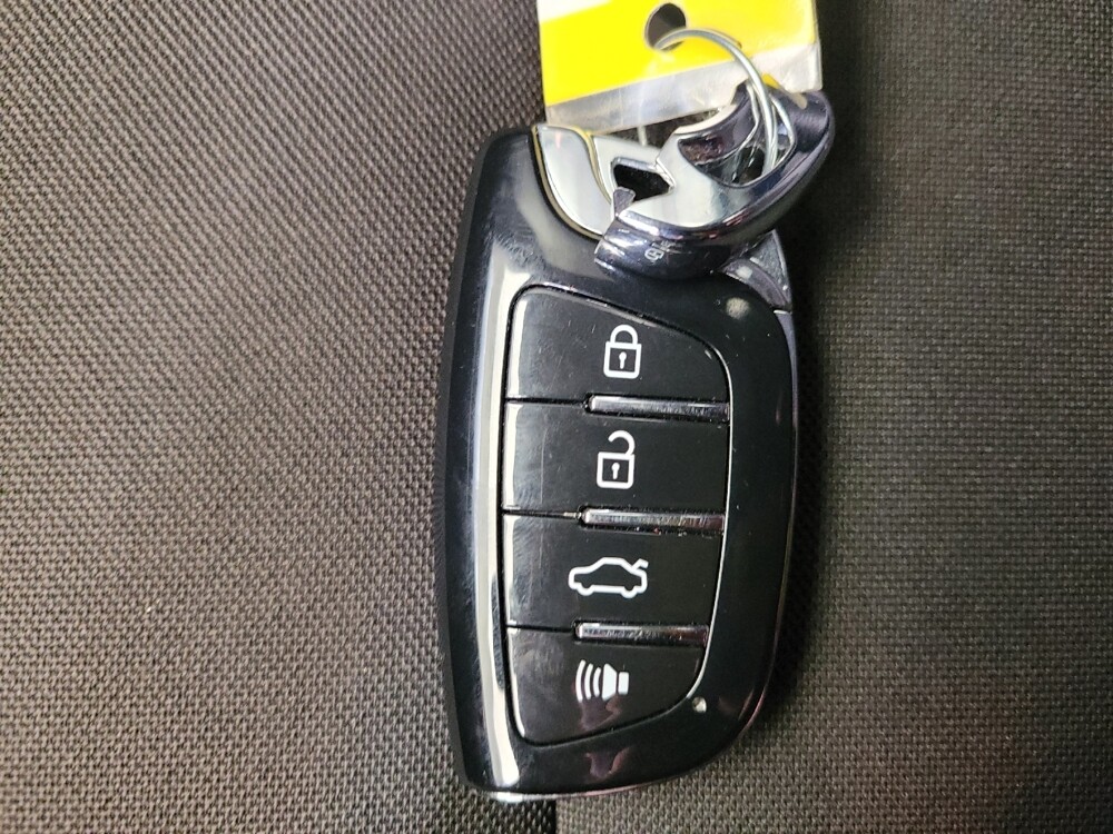 2021 Chevrolet TrailBlazer in Maple Heights, OH 44137 - 18107423 32