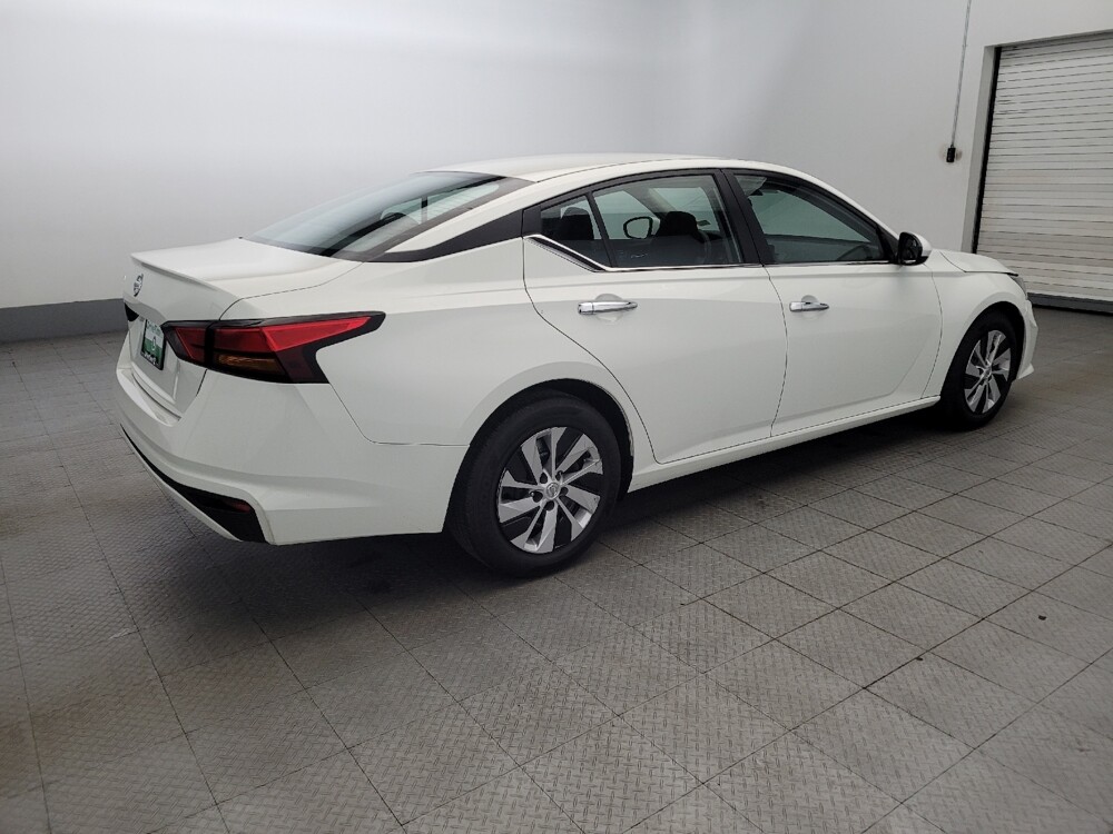 2022 Nissan Altima in Plymouth Meeting, PA 19462 - 18107430 10