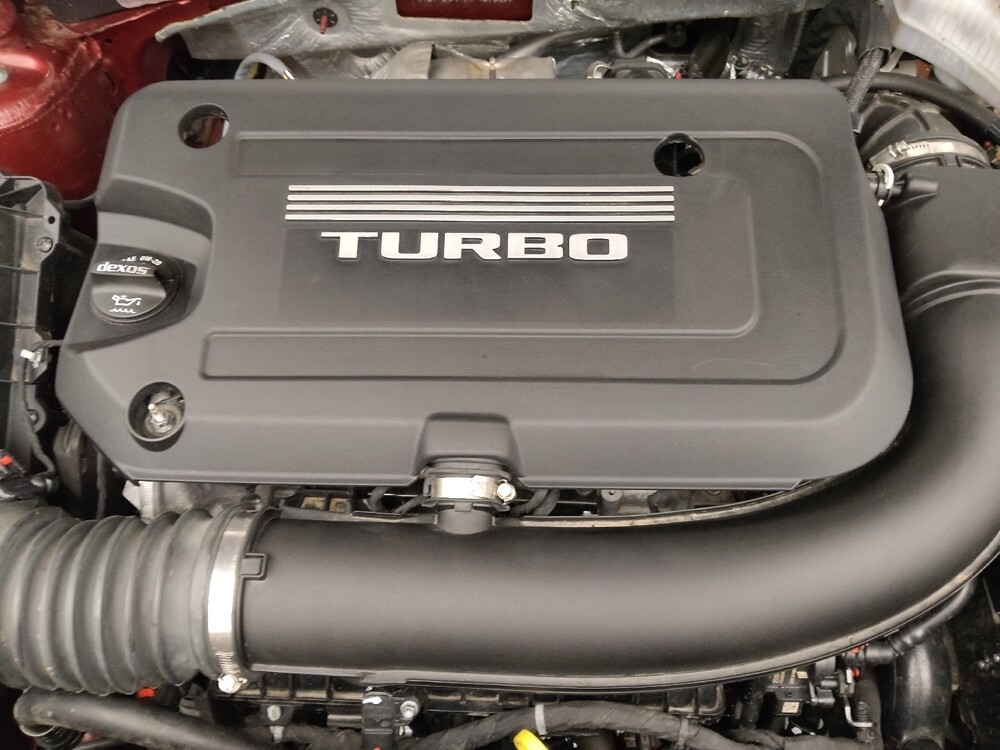 2019 Cadillac XT4 in Topeka, KS 66611 - 18107446 30