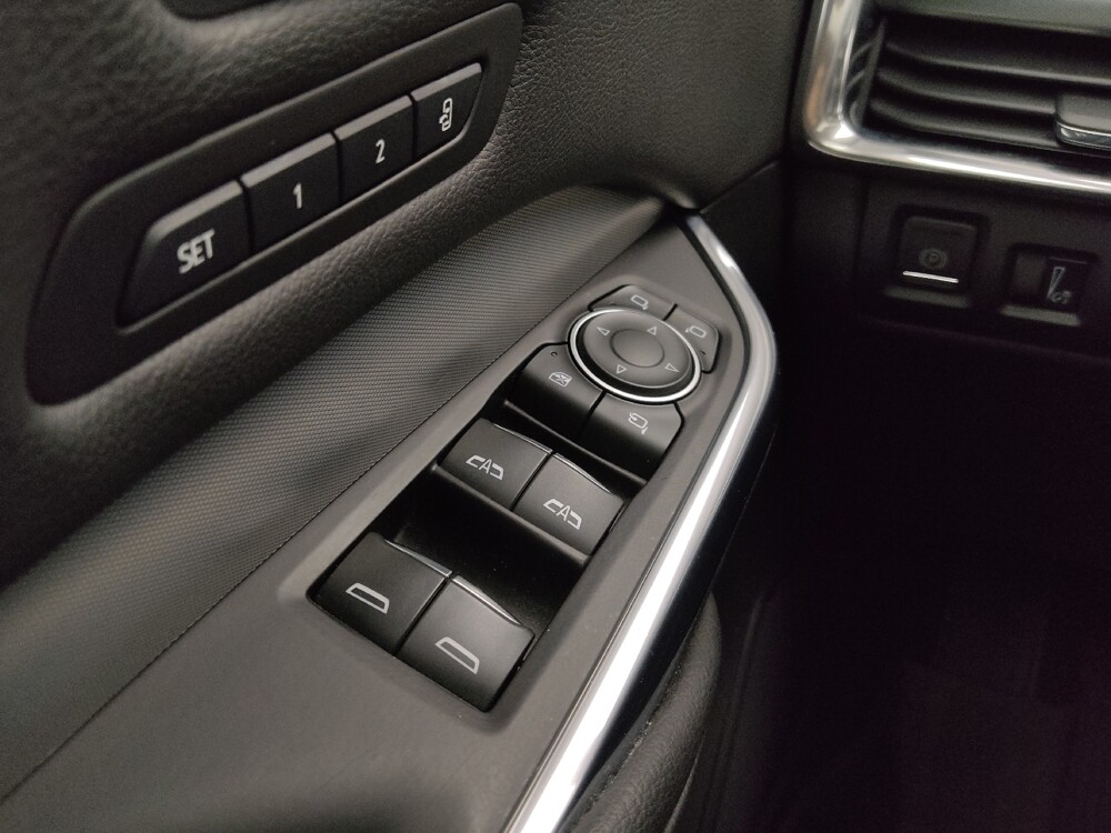 2019 Cadillac XT4 in Topeka, KS 66611 - 18107446 27