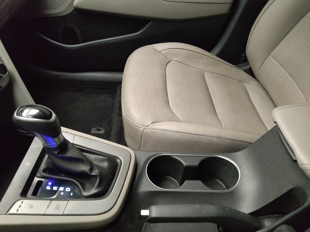 2017 Hyundai Elantra in Midlothian, IL 60445 - 18107451 26