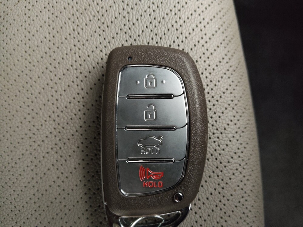 2017 Hyundai Elantra in Midlothian, IL 60445 - 18107451 32