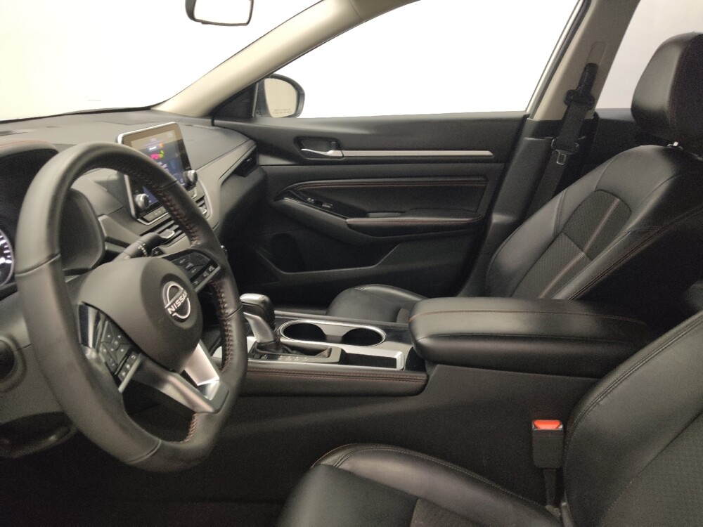 2023 Nissan Altima in Lombard, IL 60148 - 18107455 17