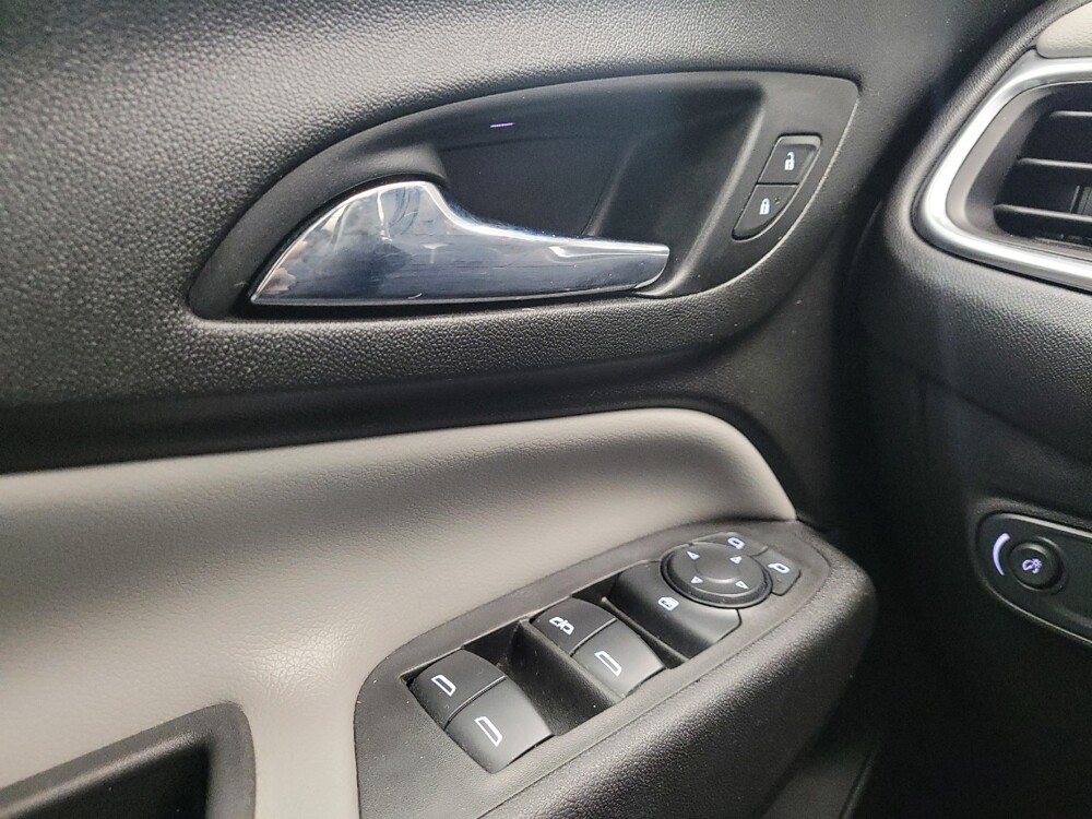 2020 Chevrolet Equinox in Taylor, MI 48180 - 18107459 27