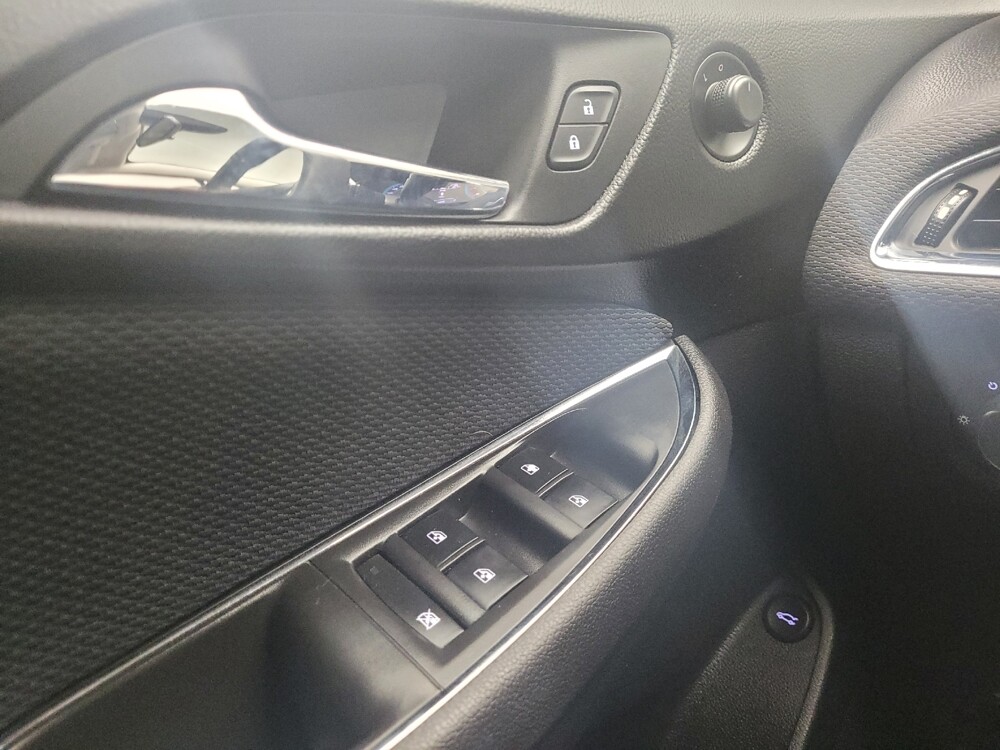 2016 Chevrolet Cruze in Taylor, MI 48180 - 18107460 27