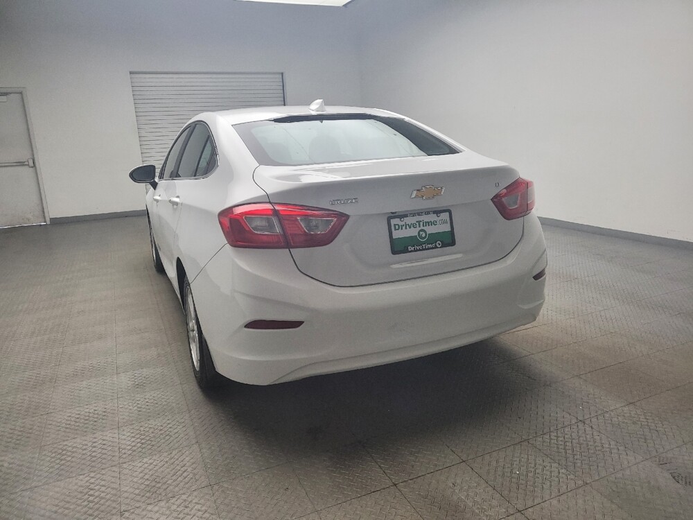 2016 Chevrolet Cruze in Taylor, MI 48180 - 18107460 6