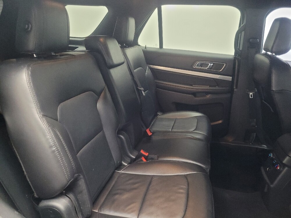 2018 Ford Explorer in Indianapolis, IN 46219 - 18107465 19