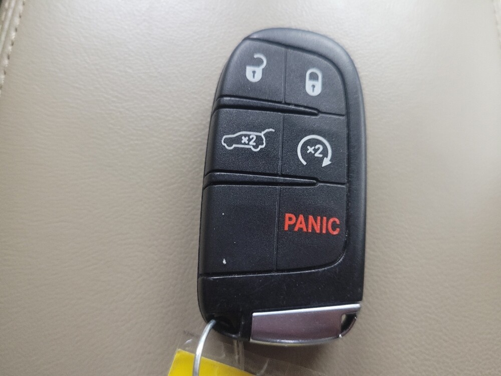 2017 Jeep Grand Cherokee in Mishawaka, IN 46545 - 18107474 32