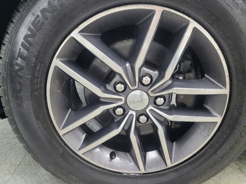 2017 Jeep Grand Cherokee in Mishawaka, IN 46545 - 18107474 31