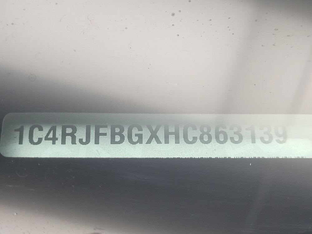 2017 Jeep Grand Cherokee in Mishawaka, IN 46545 - 18107474 33