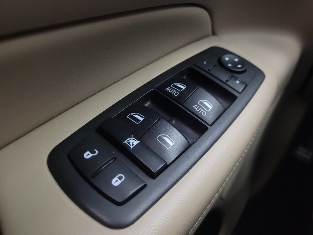 2017 Jeep Grand Cherokee in Mishawaka, IN 46545 - 18107474 27