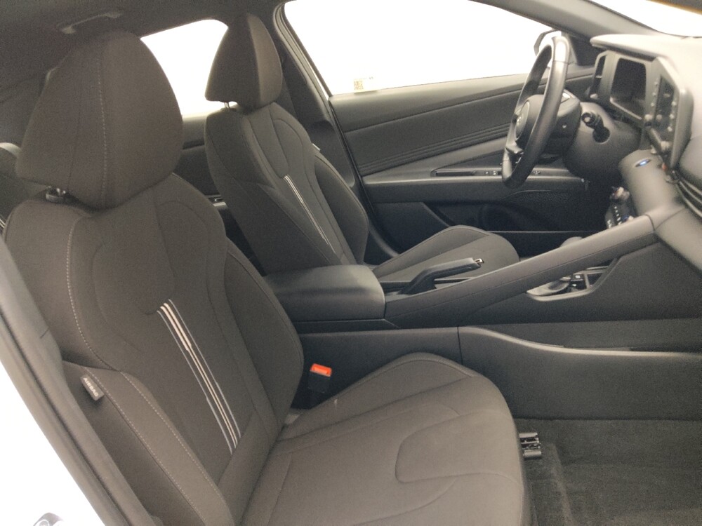 2025 Hyundai Elantra in Pelham, AL 35124 - 18107493 21