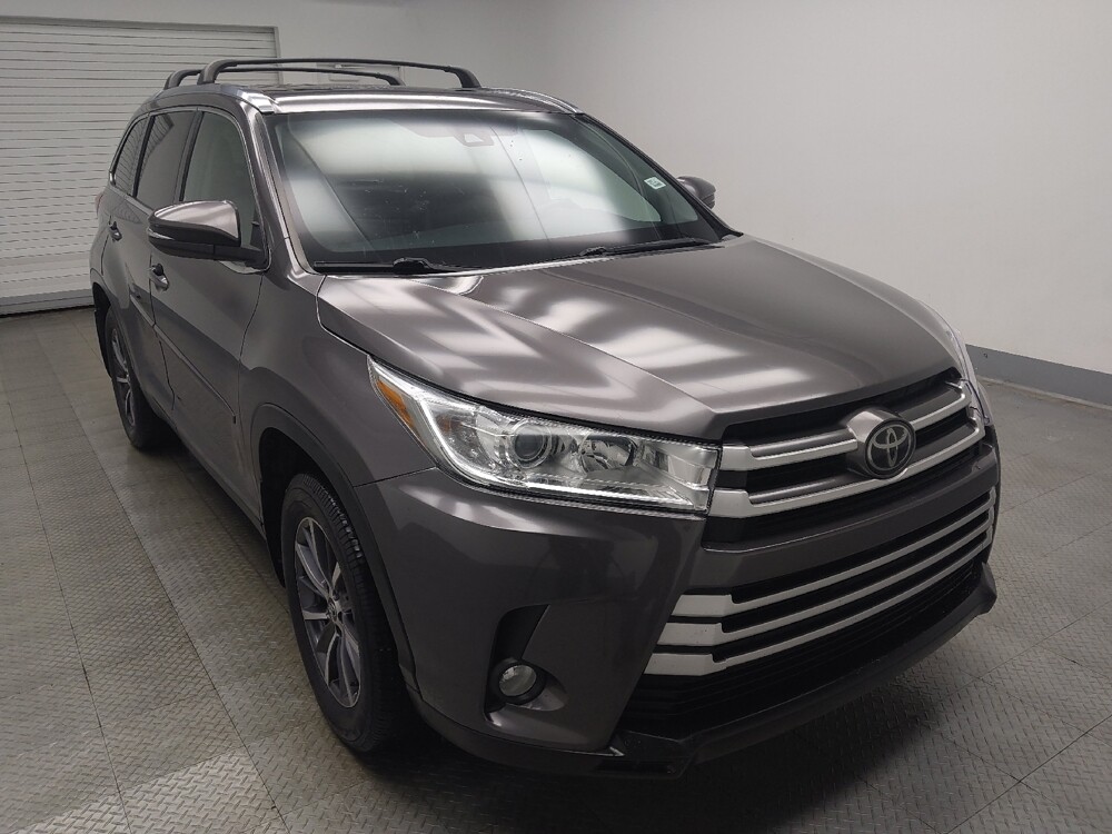 2019 Toyota Highlander in Indianapolis, IN 46219 - 18107525 13