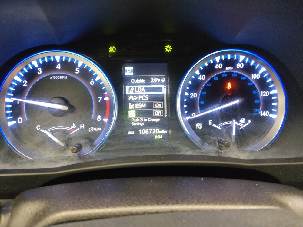 2019 Toyota Highlander in Indianapolis, IN 46219 - 18107525 23