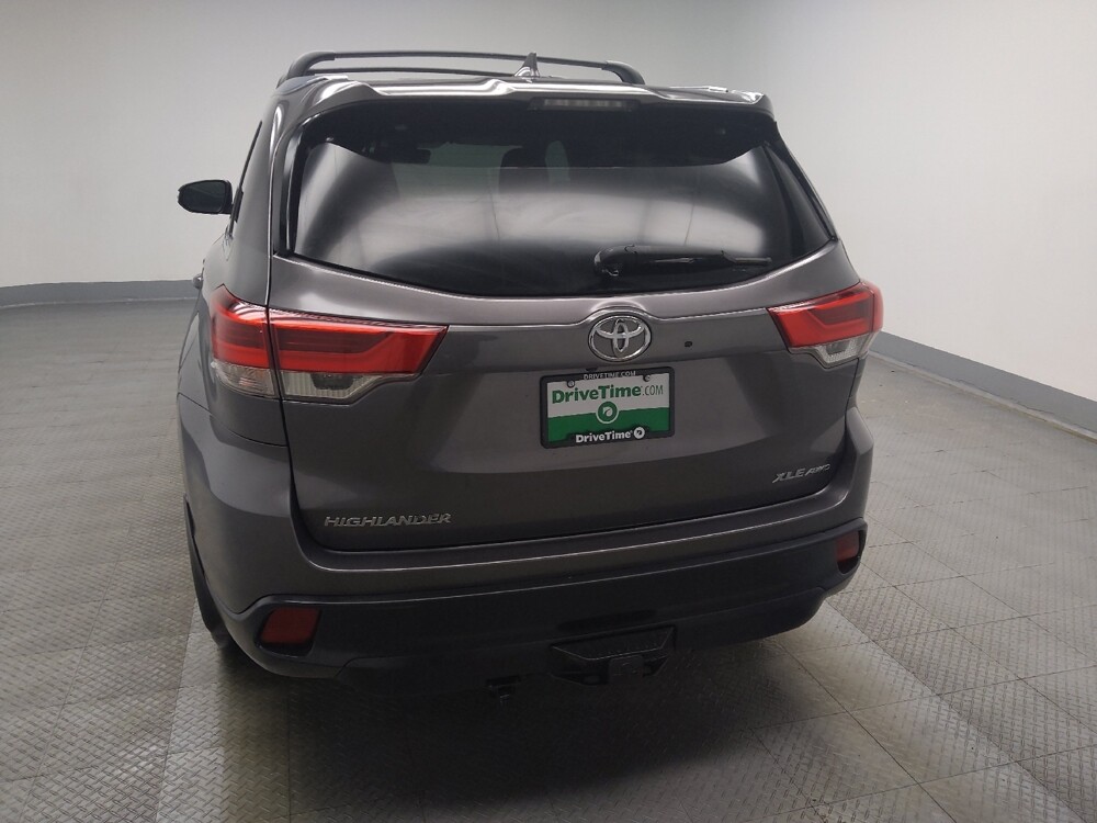 2019 Toyota Highlander in Indianapolis, IN 46219 - 18107525 6