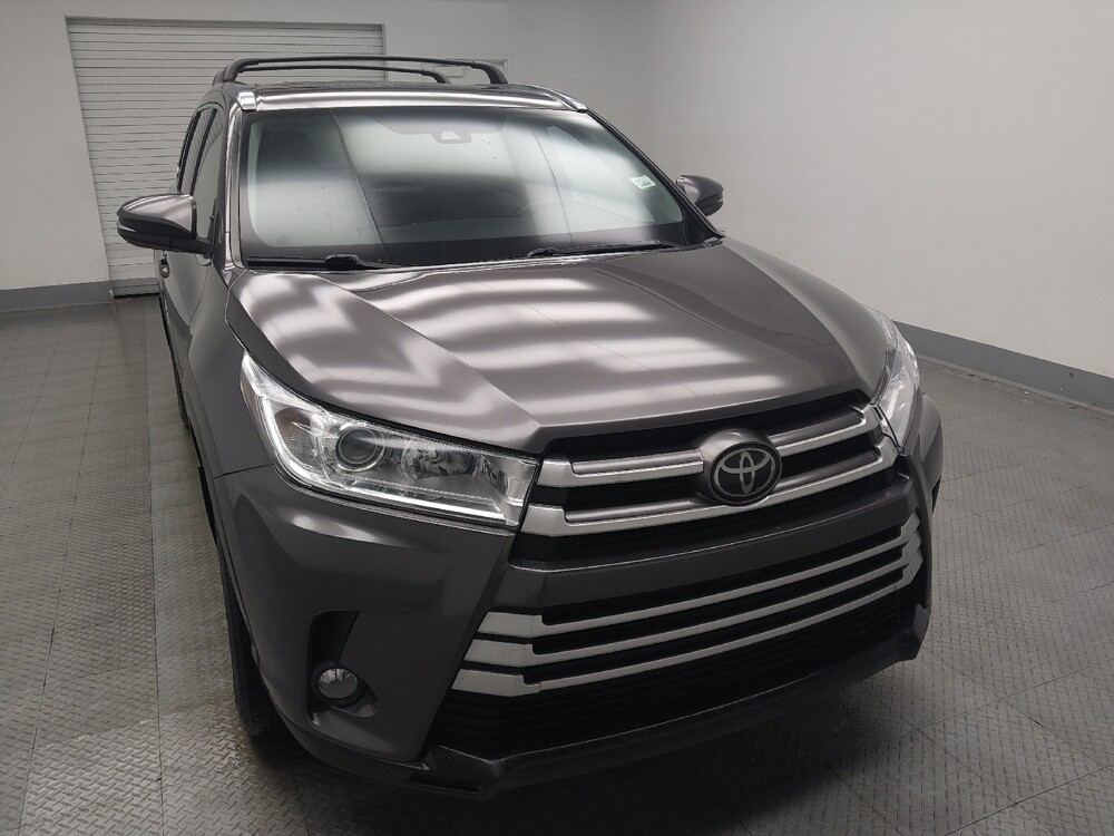 2019 Toyota Highlander in Indianapolis, IN 46219 - 18107525 14