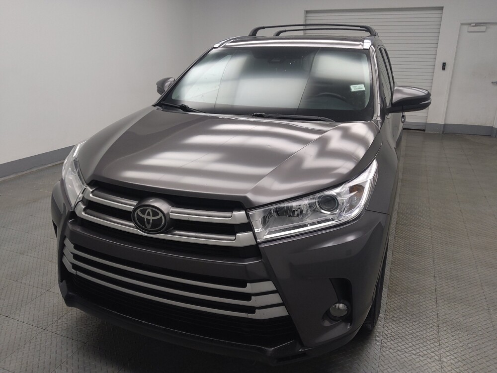 2019 Toyota Highlander in Indianapolis, IN 46219 - 18107525 15