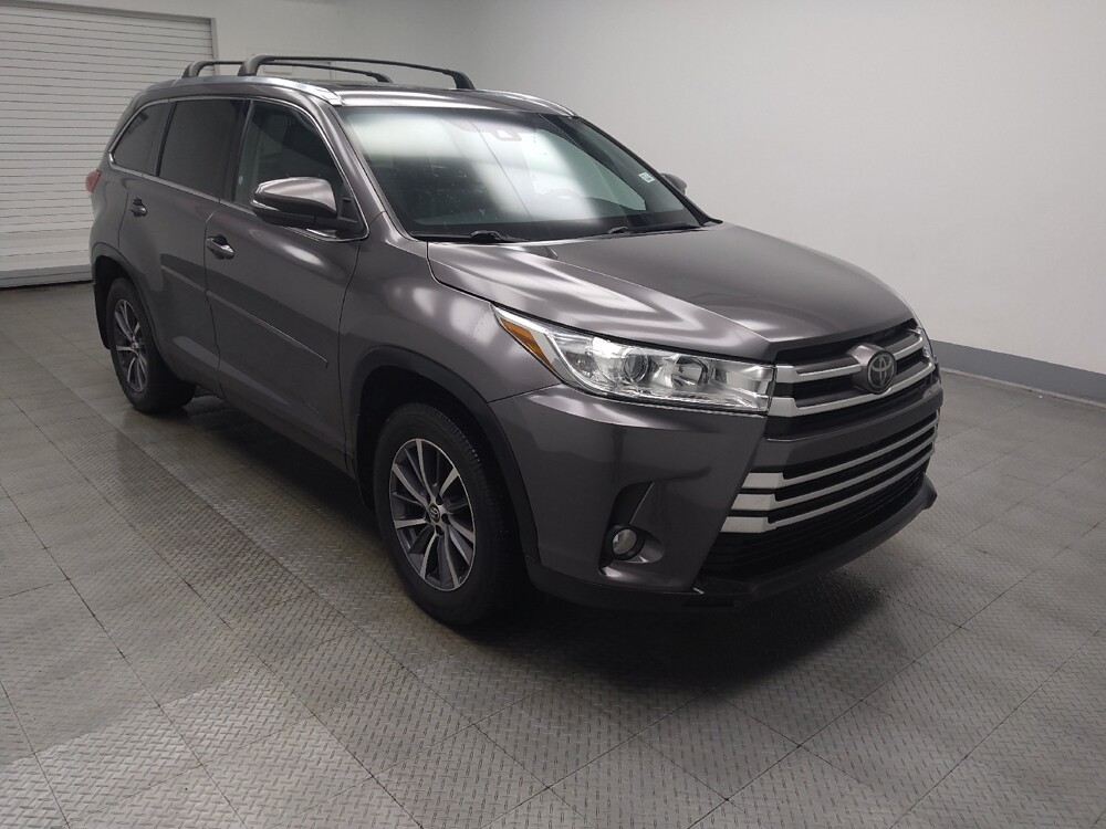 2019 Toyota Highlander in Indianapolis, IN 46219 - 18107525 11