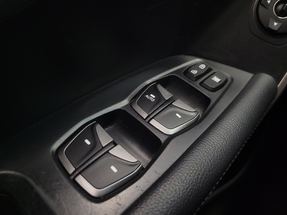 2013 Hyundai Santa Fe in Indianapolis, IN 46222 - 18107537 27