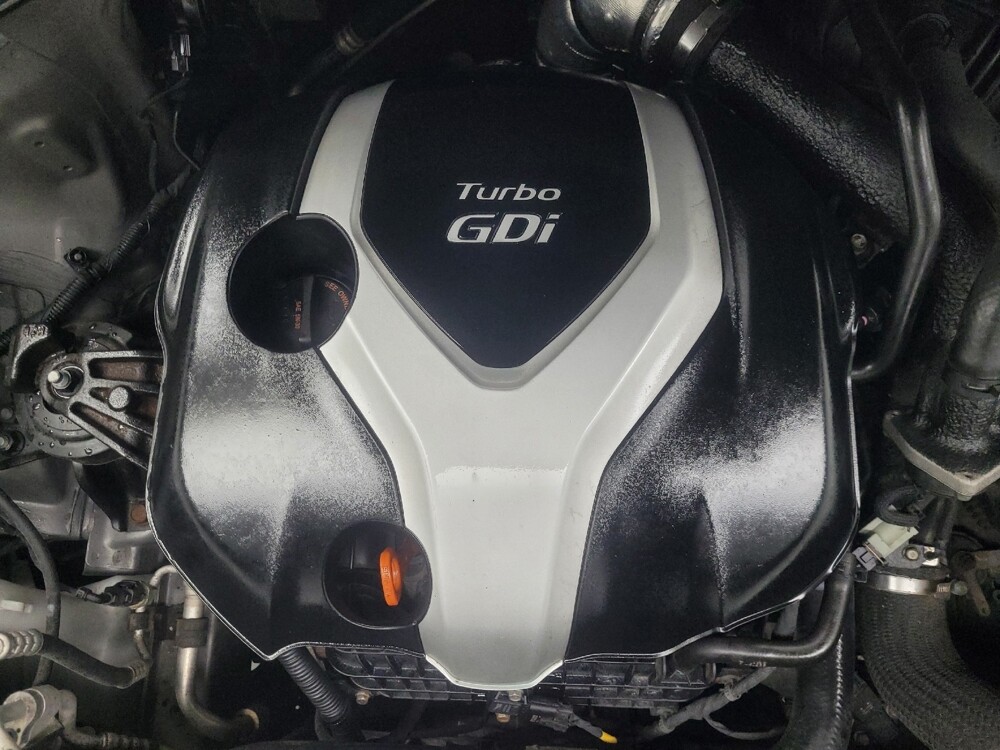 2013 Hyundai Santa Fe in Indianapolis, IN 46222 - 18107537 30