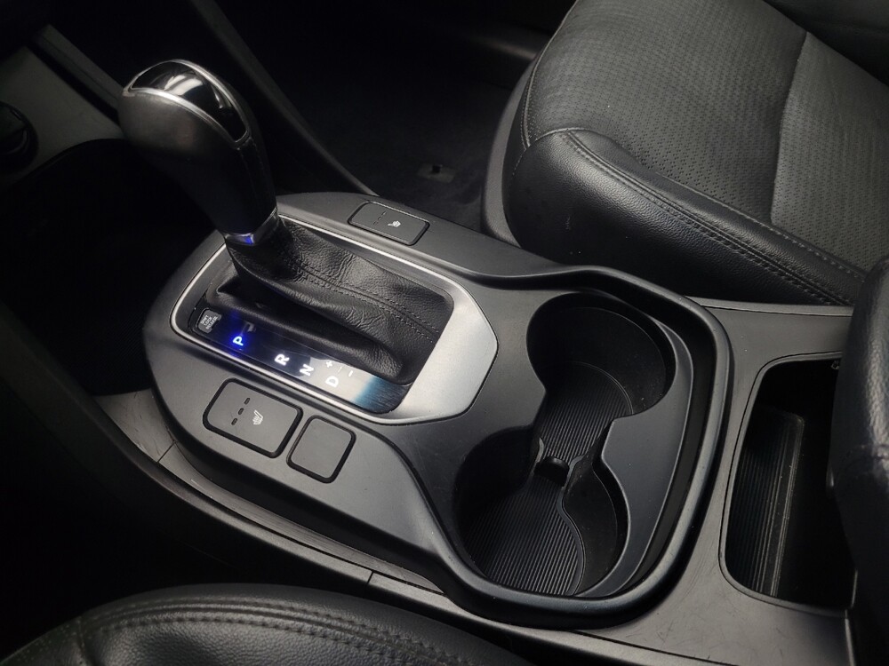 2013 Hyundai Santa Fe in Indianapolis, IN 46222 - 18107537 26