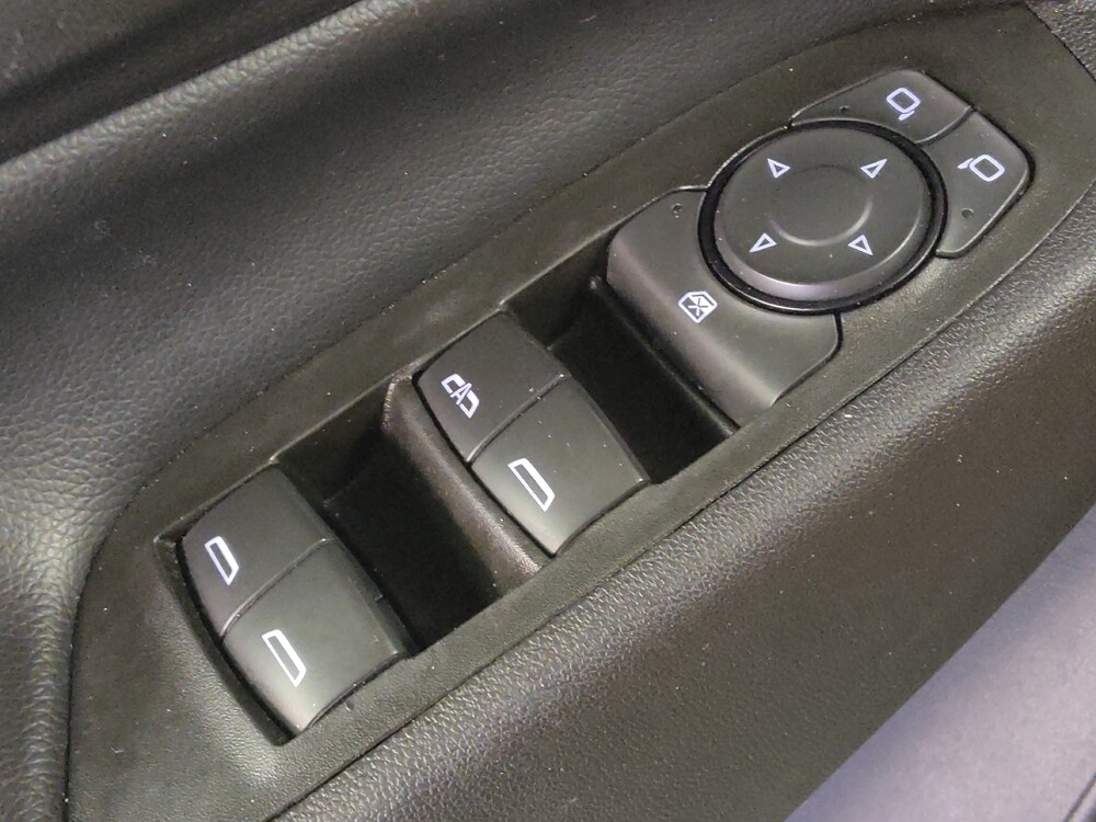 2021 Chevrolet Equinox in Live Oak, TX 78233 - 18107553 27