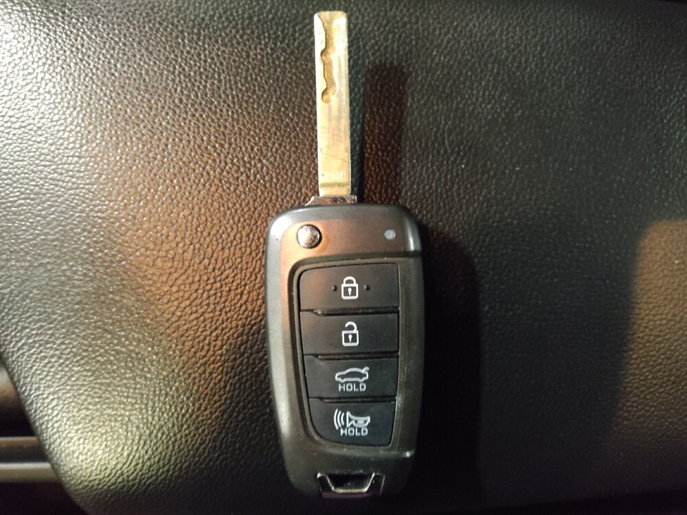 2022 Hyundai Elantra in Miami, FL 33157 - 18107568 32