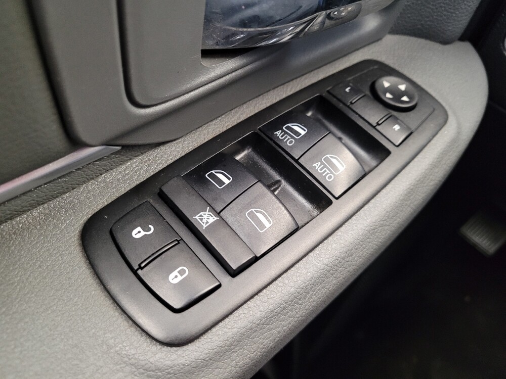 2017 RAM 1500 in Maple Heights, OH 44137 - 18107588 27