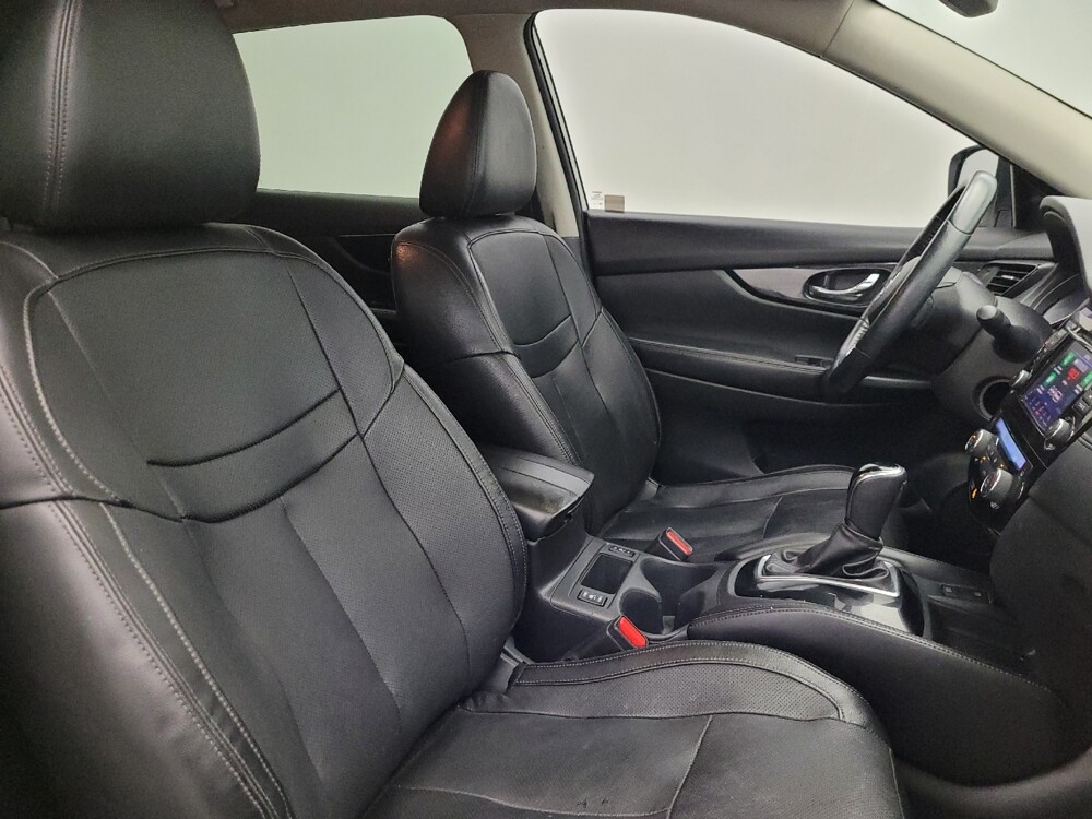 2019 Nissan Rogue in Glendale, AZ 85301 - 18107603 21