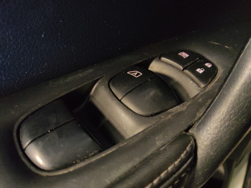 2019 Nissan Rogue in Glendale, AZ 85301 - 18107603 27