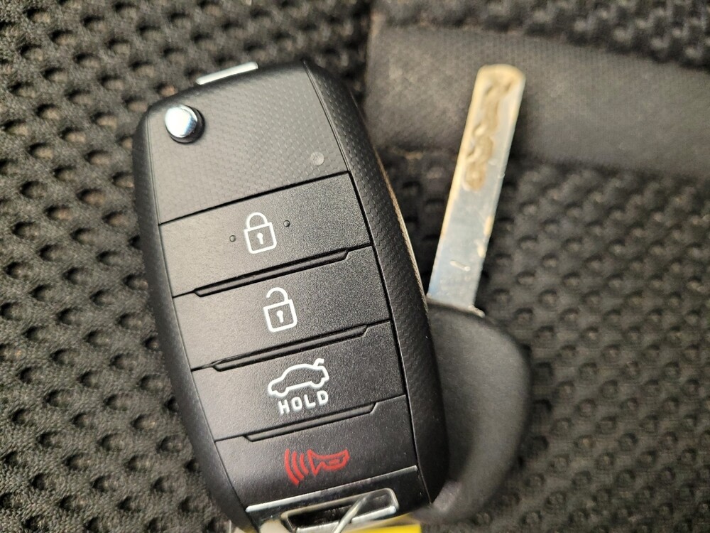 2019 Kia Optima in Columbus, OH 43228 - 18107604 32