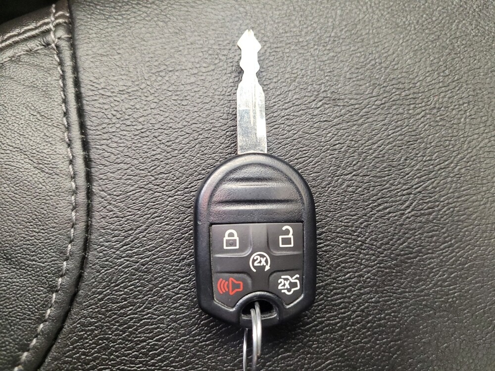 2016 Ford Taurus in Toledo, OH 43617 - 18107606 32