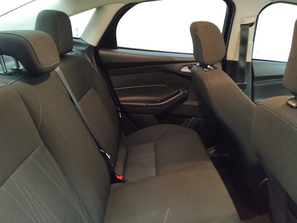 2018 Ford Focus in Lombard, IL 60148 - 18107609 19