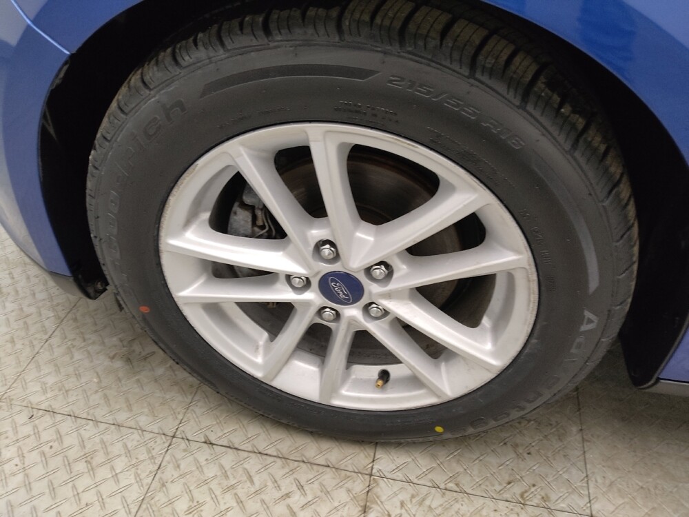 2018 Ford Focus in Lombard, IL 60148 - 18107609 31