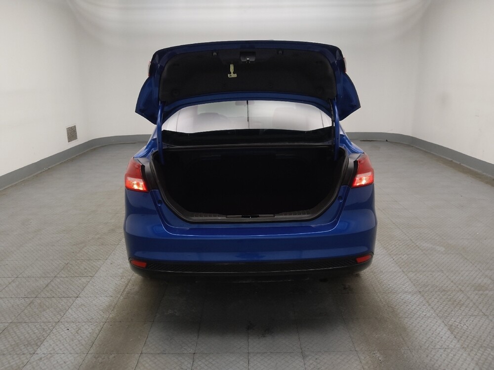 2018 Ford Focus in Lombard, IL 60148 - 18107609 29