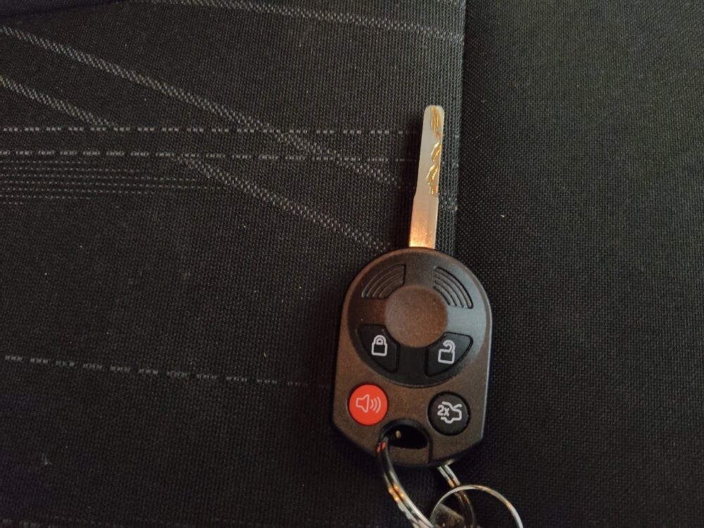 2018 Ford Focus in Lombard, IL 60148 - 18107609 32