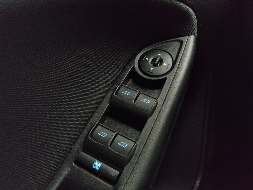 2018 Ford Focus in Lombard, IL 60148 - 18107609 27