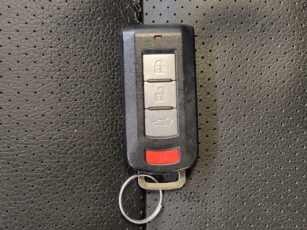 2014 Mitsubishi Outlander in Cincinnati, OH 45255 - 18107613 32