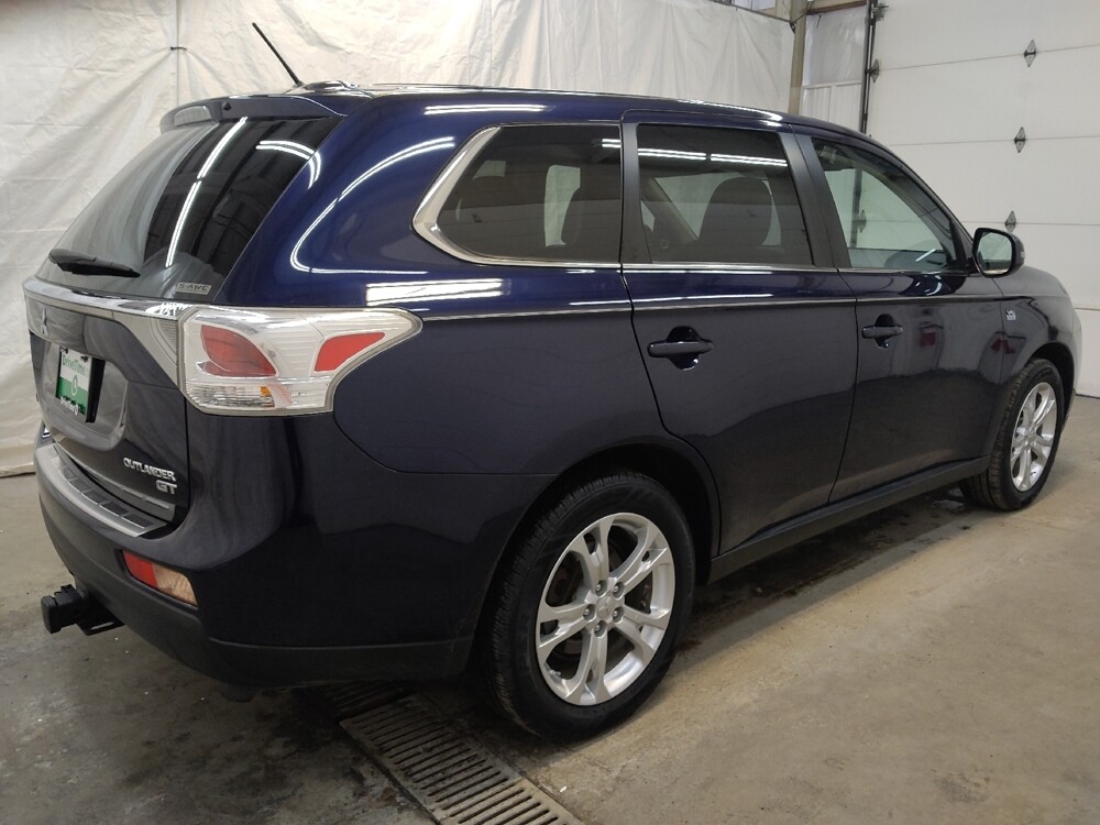 2014 Mitsubishi Outlander in Cincinnati, OH 45255 - 18107613 10