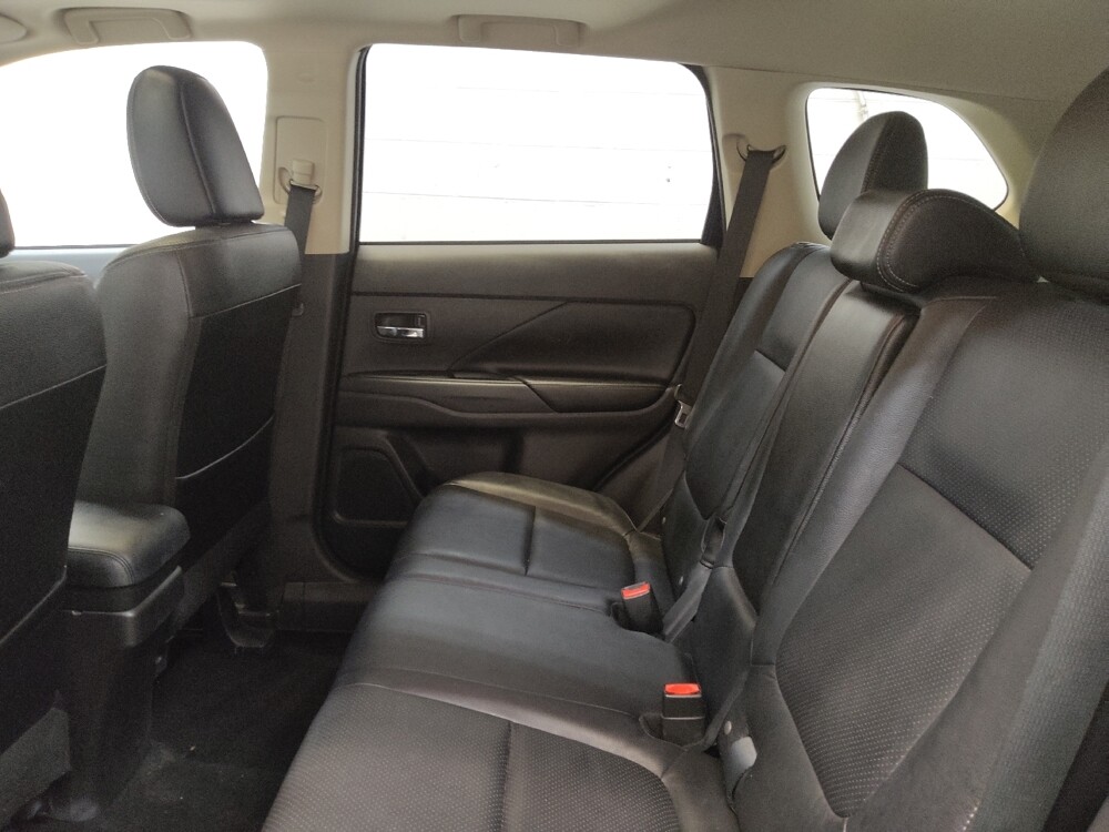 2014 Mitsubishi Outlander in Cincinnati, OH 45255 - 18107613 18